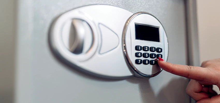 Jewelry Safe Cracking in Galesburg, Illinois